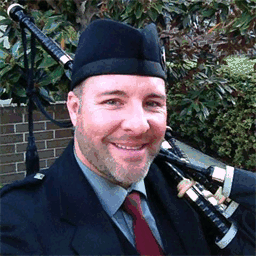 theocbagpiper.com