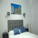 hostal-lauria.com