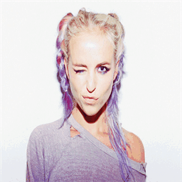 kylalagrange.com